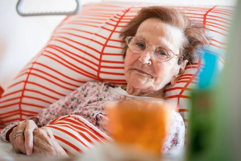pneumonia recovery in elderly
